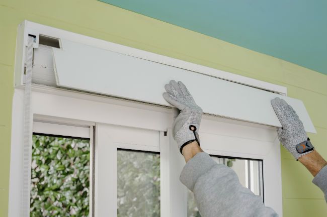 Instalación profesional de persianas modernas en vivienda de Murcia