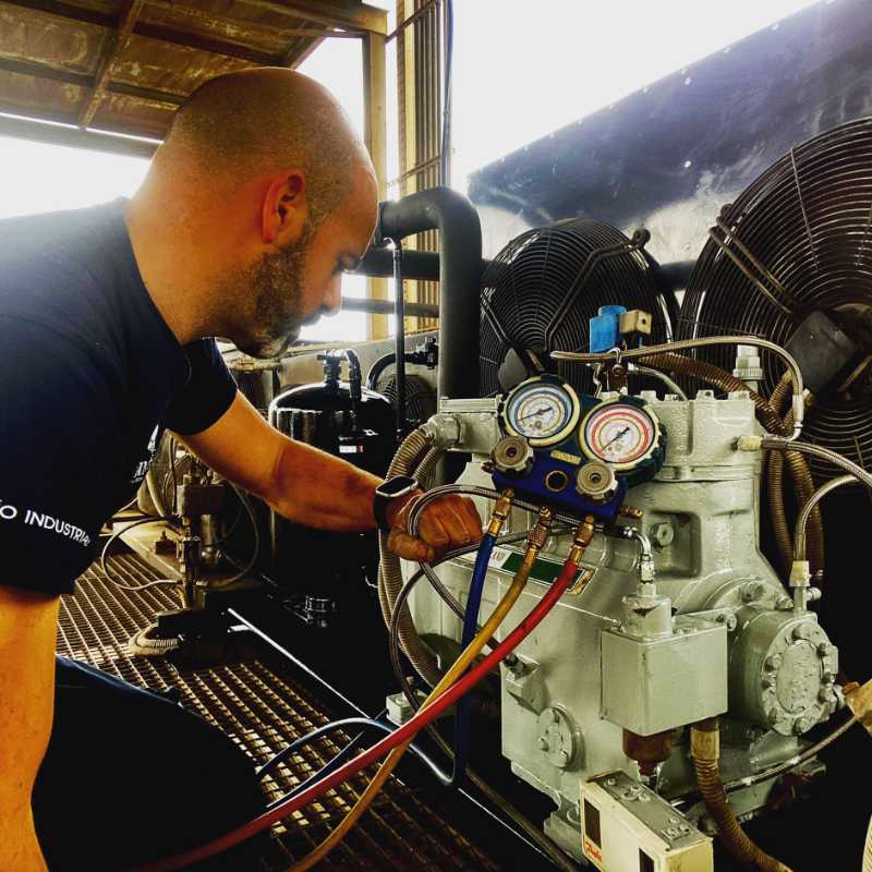 Control de automatismos y cuadros de mando de frío industrial avanzado